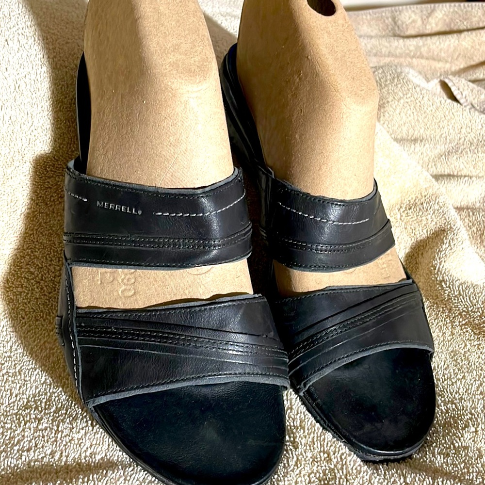 ☀️Merrell Sandals women’s Black leather-like man made Size 11m
